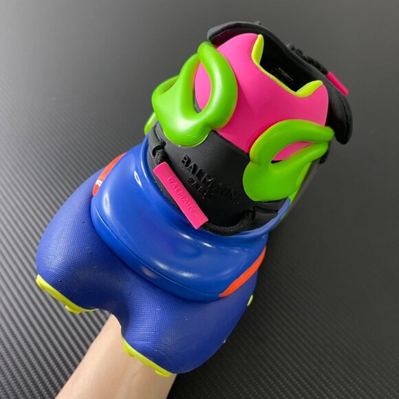 Balmain Colorful Pointed-Toe Sneakers For Men And Women - Picture 4 of 9